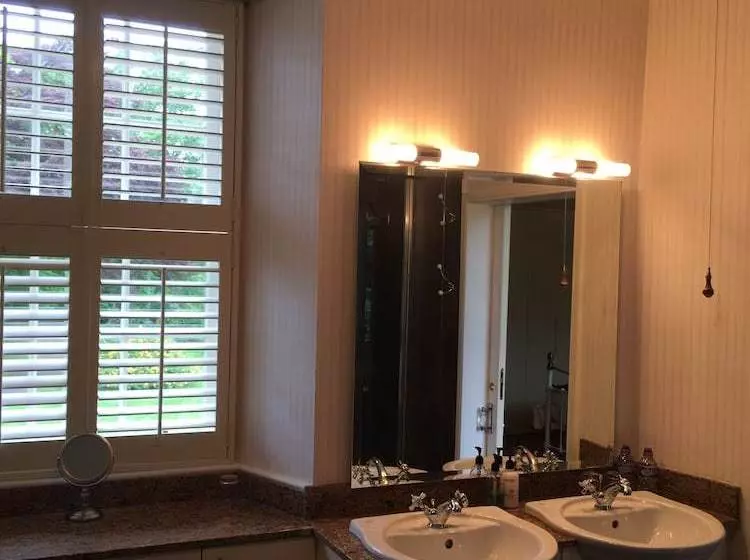 هتل Blacket House