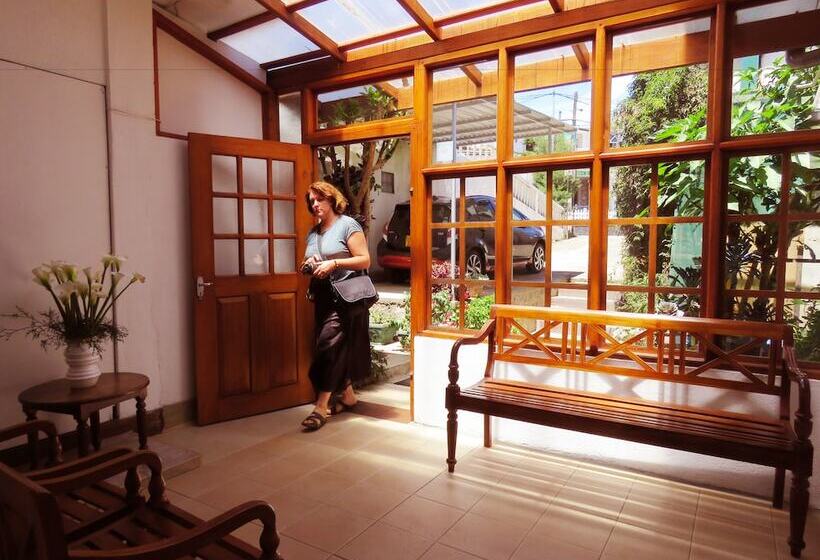 فندق Carnation Rest