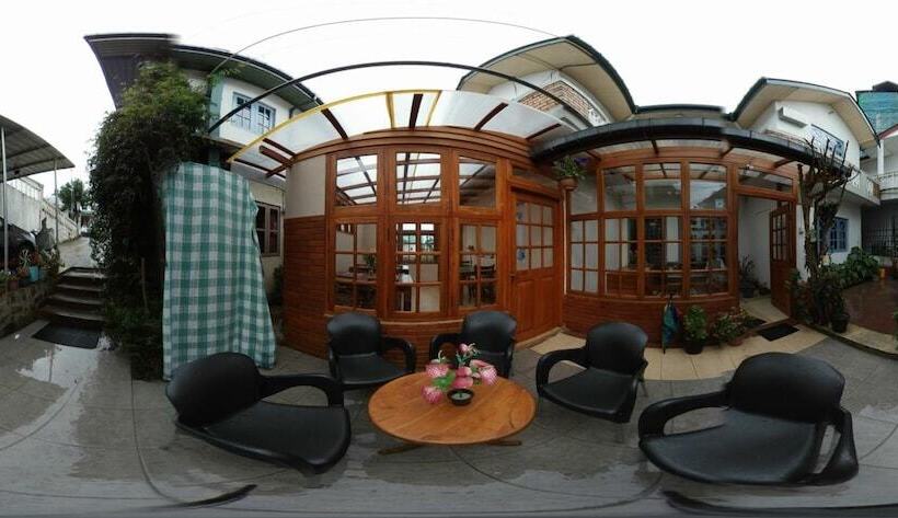 فندق Carnation Rest