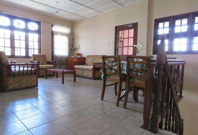 فندق Carnation Rest