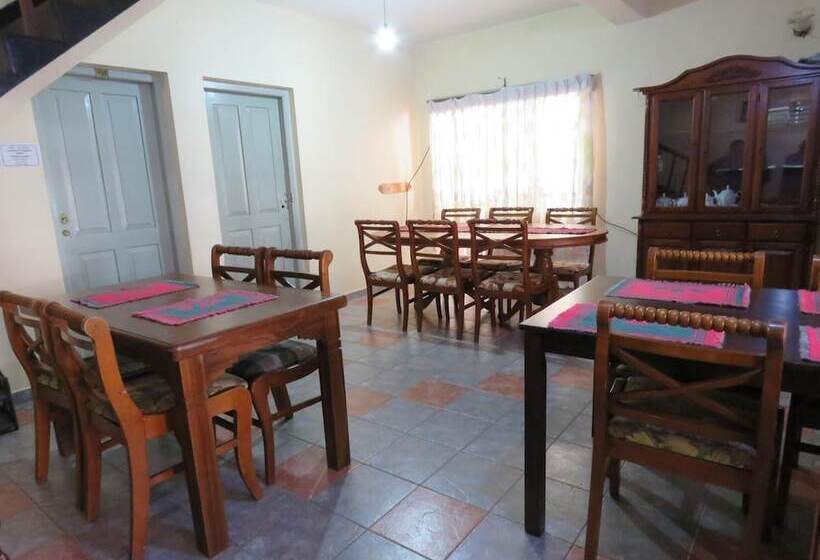 فندق Carnation Rest