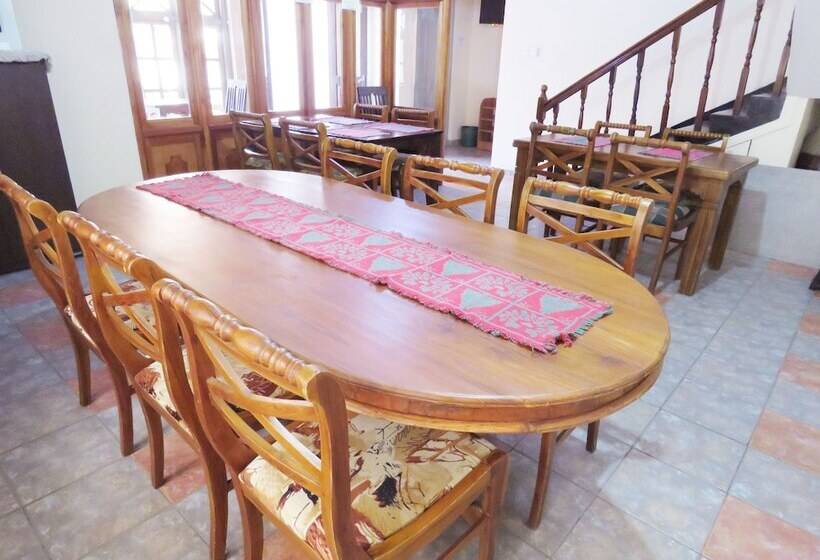 فندق Carnation Rest