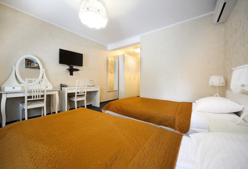 ホテル Denisovsky Dvorik