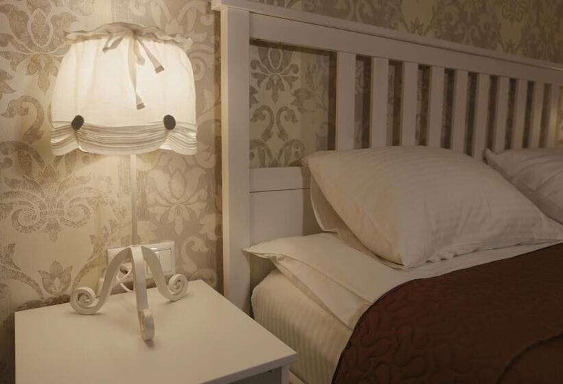 ホテル Denisovsky Dvorik