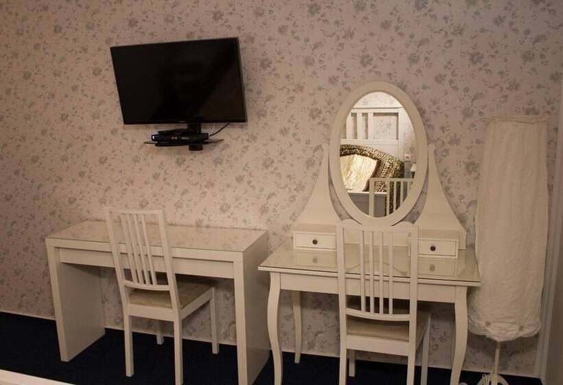 ホテル Denisovsky Dvorik