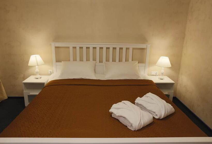 ホテル Denisovsky Dvorik