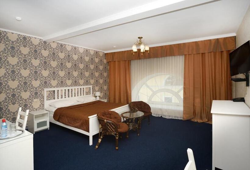 ホテル Denisovsky Dvorik