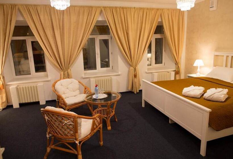 ホテル Denisovsky Dvorik