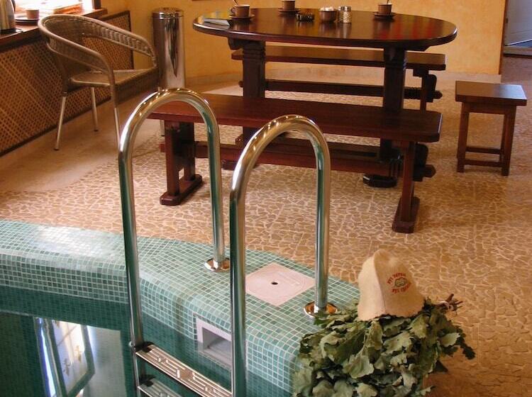 هتل Guest House Konyushenniy Dvor