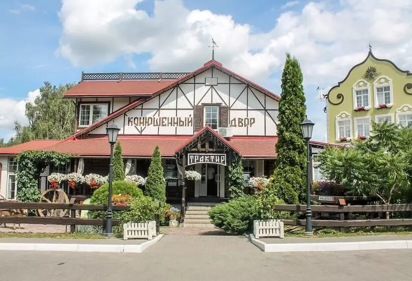 هتل Guest House Konyushenniy Dvor