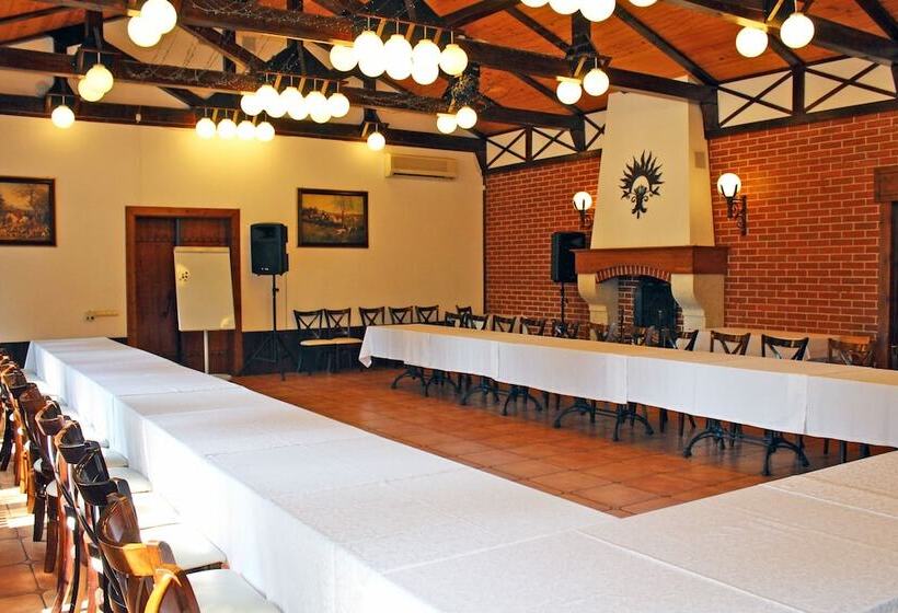 هتل Guest House Konyushenniy Dvor