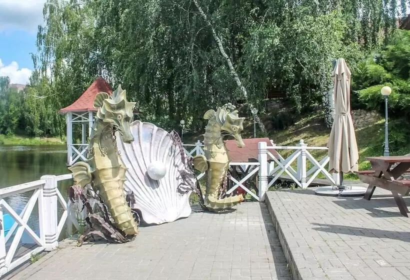 هتل Guest House Konyushenniy Dvor