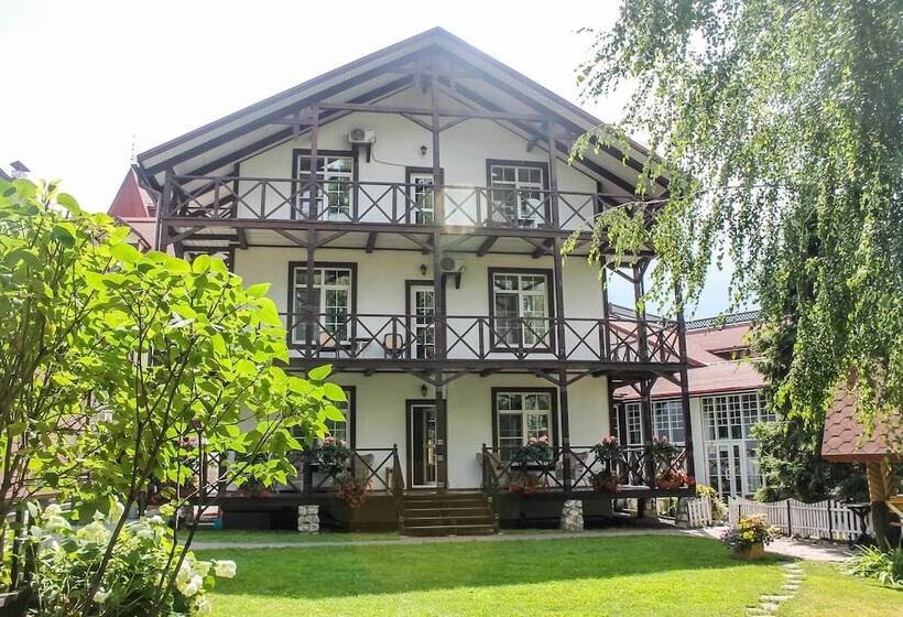 هتل Guest House Konyushenniy Dvor