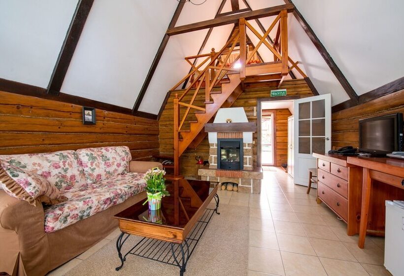 هتل Guest House Konyushenniy Dvor