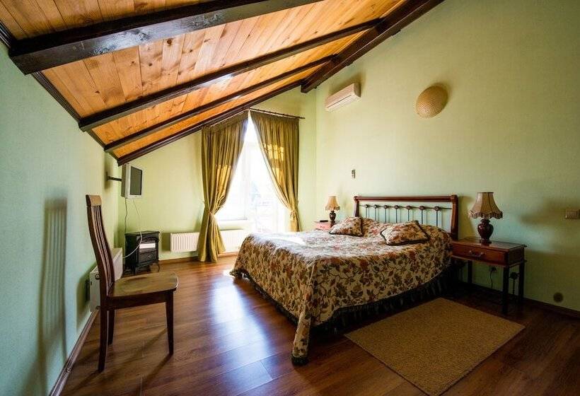 هتل Guest House Konyushenniy Dvor
