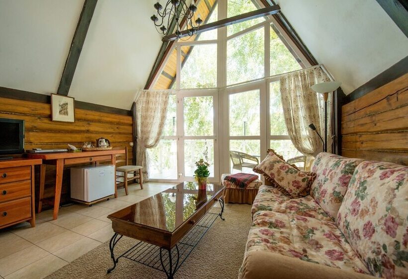 هتل Guest House Konyushenniy Dvor