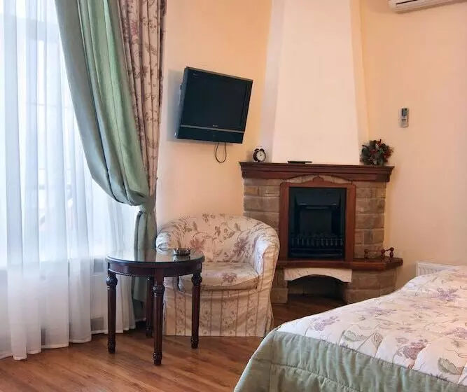 هتل Guest House Konyushenniy Dvor