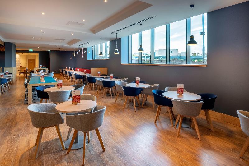 هتل Holiday Inn Express London Heathrow T4, An Ihg