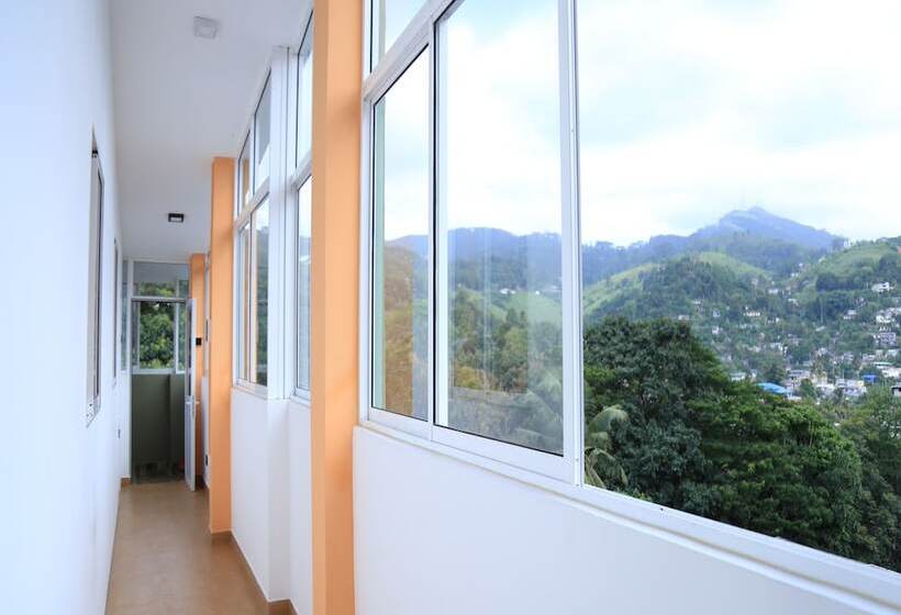 בית מלון כפרי Kandy City Rooms & Hostel