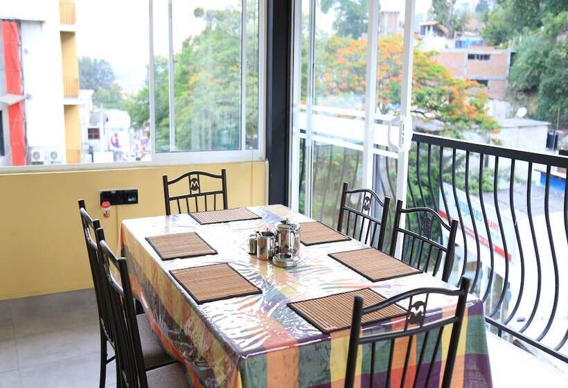 בית מלון כפרי Kandy City Rooms & Hostel