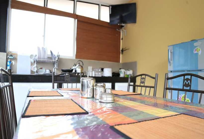 בית מלון כפרי Kandy City Rooms & Hostel