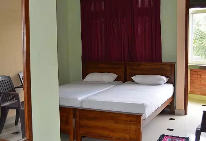 هتل Kandyan Holiday Center