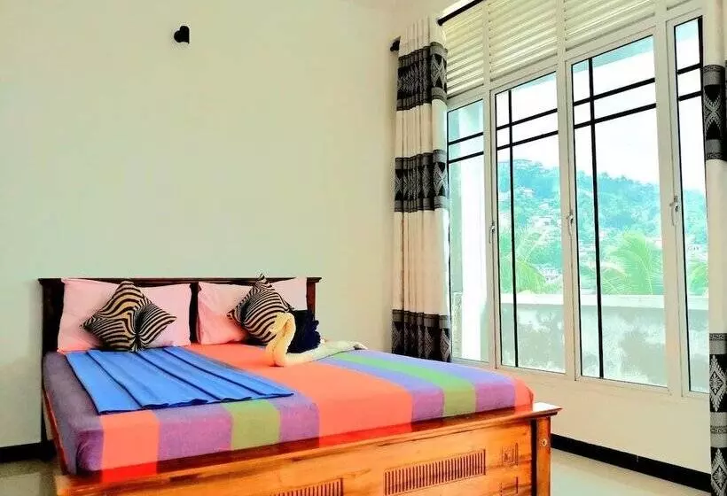هتل Kandyan Holiday Center