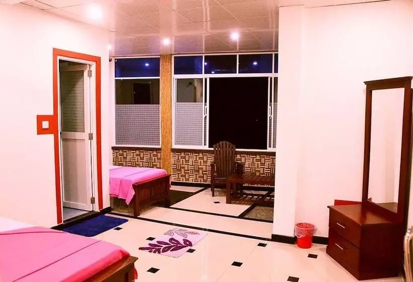 هتل Kandyan Holiday Center