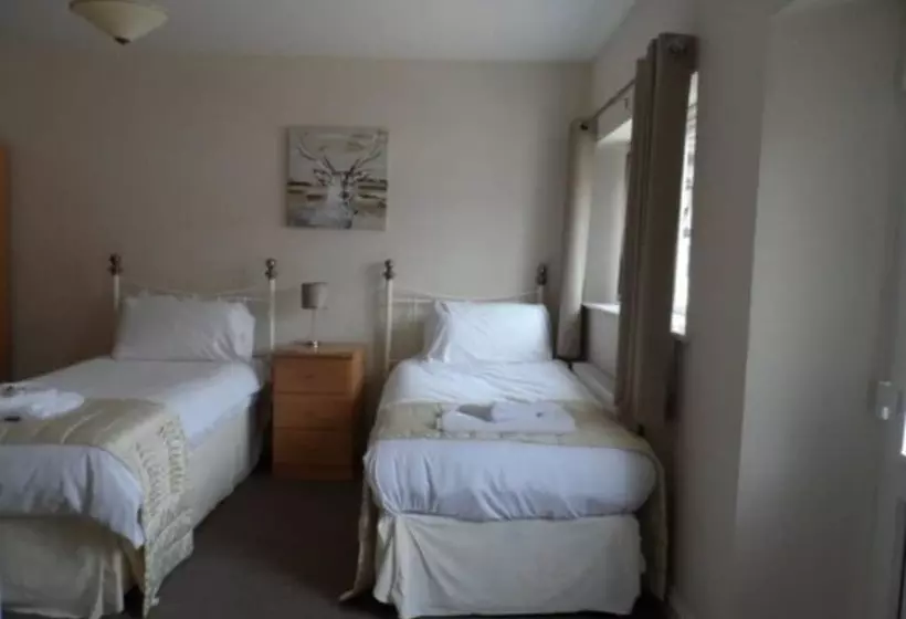 هتل Mendip Spring Golf And Country Club