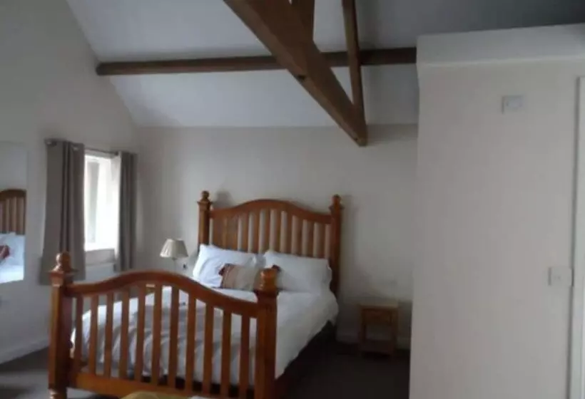 هتل Mendip Spring Golf And Country Club