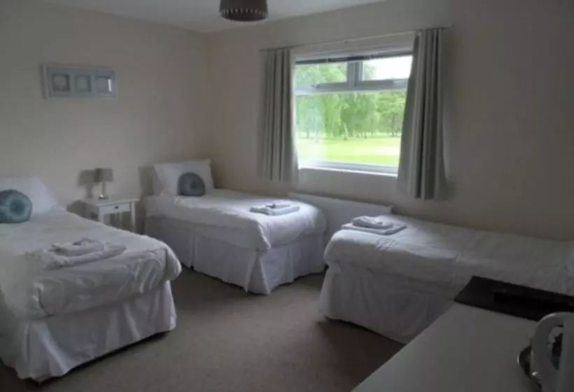 هتل Mendip Spring Golf And Country Club