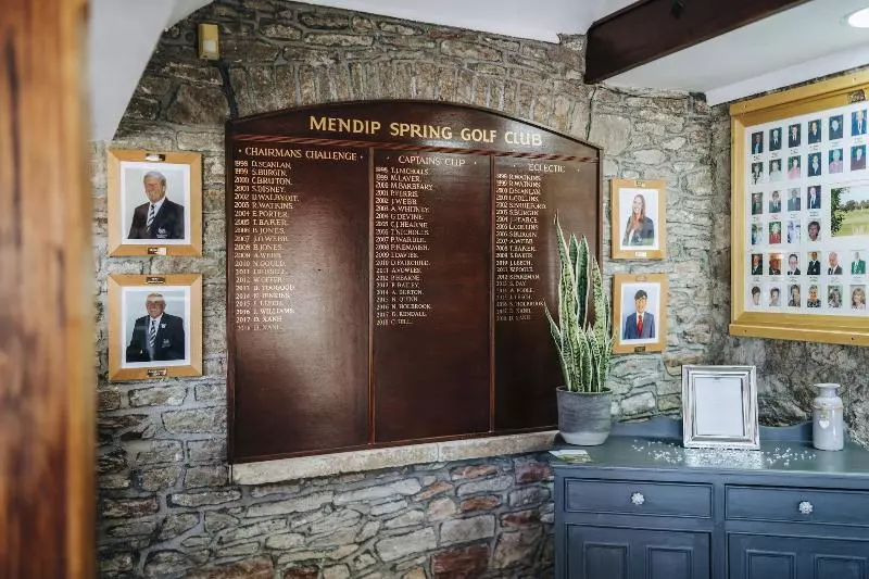 هتل Mendip Spring Golf And Country Club