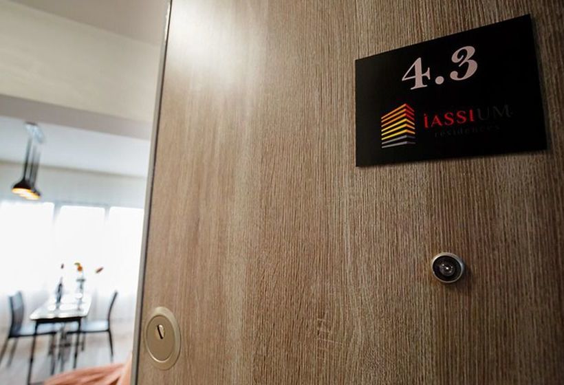 בית מלון כפרי Metropolitan Iassium Luxury Suites