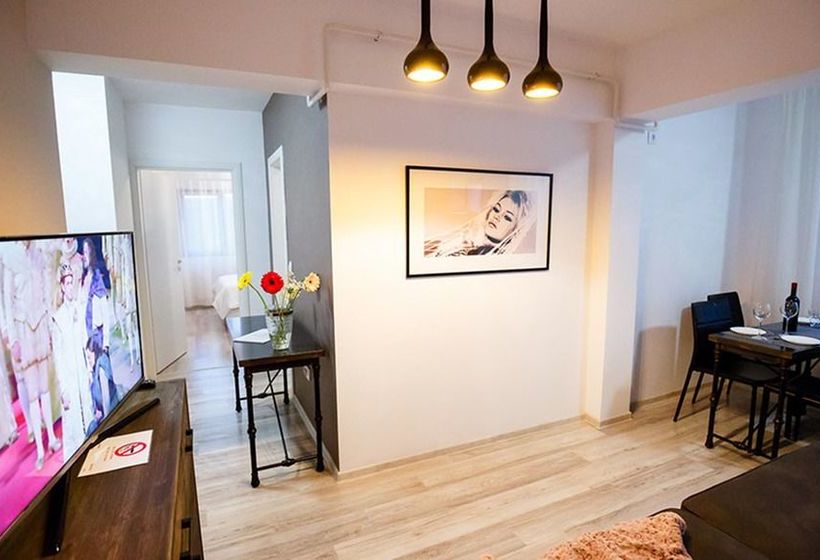 בית מלון כפרי Metropolitan Iassium Luxury Suites