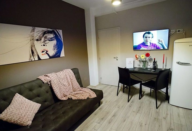 בית מלון כפרי Metropolitan Iassium Luxury Suites