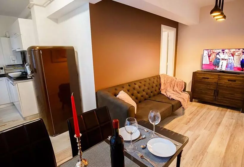 ホテル Metropolitan Iassium Luxury Suites