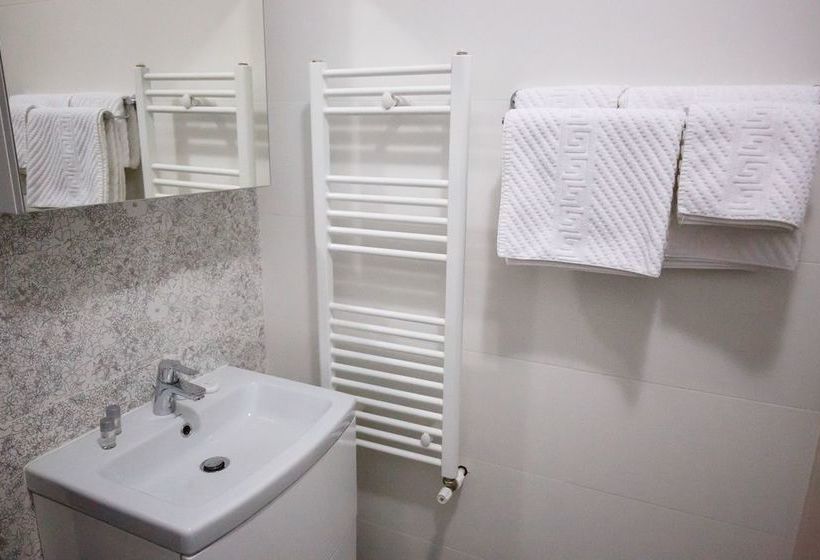 בית מלון כפרי Metropolitan Iassium Luxury Suites