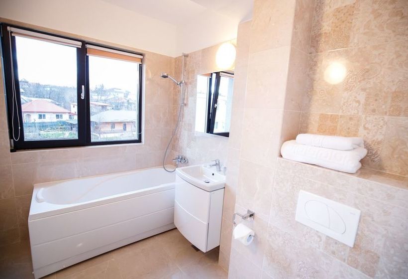 בית מלון כפרי Metropolitan Iassium Luxury Suites