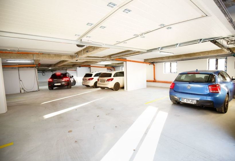 בית מלון כפרי Metropolitan Iassium Luxury Suites