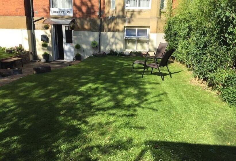 فندق Queens Guesthouse Manchester