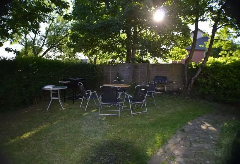 هتل Queens Guesthouse Manchester