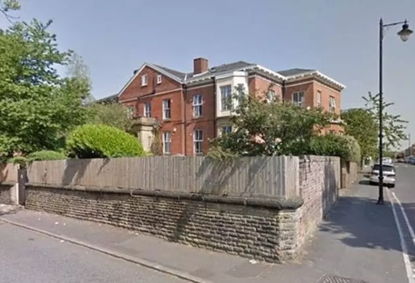 هتل Queens Guesthouse Manchester