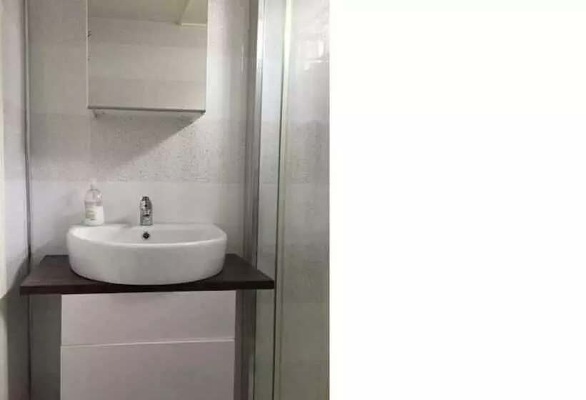 هتل Queens Guesthouse Manchester