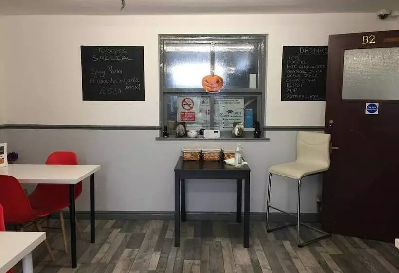 هتل Queens Guesthouse Manchester