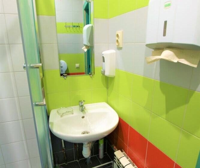 فندق Reshetnikov Hostel