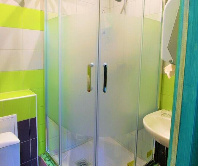 فندق Reshetnikov Hostel