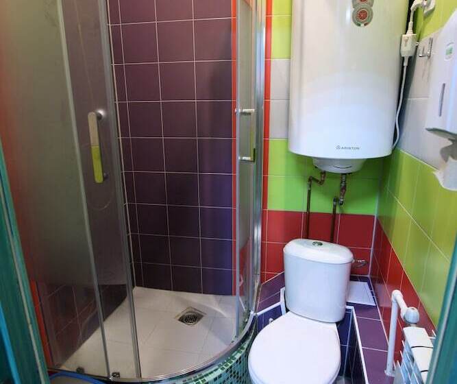 فندق Reshetnikov Hostel