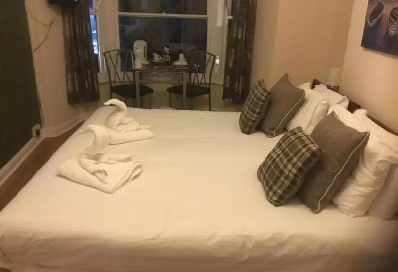 Hotel The Dock Inn
