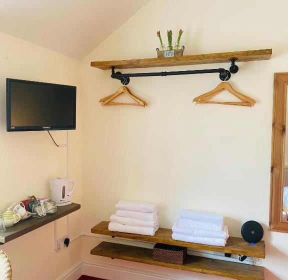 Отель The Gordon Arms Restaurant With Rooms