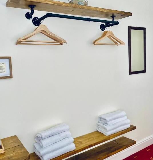 Отель The Gordon Arms Restaurant With Rooms